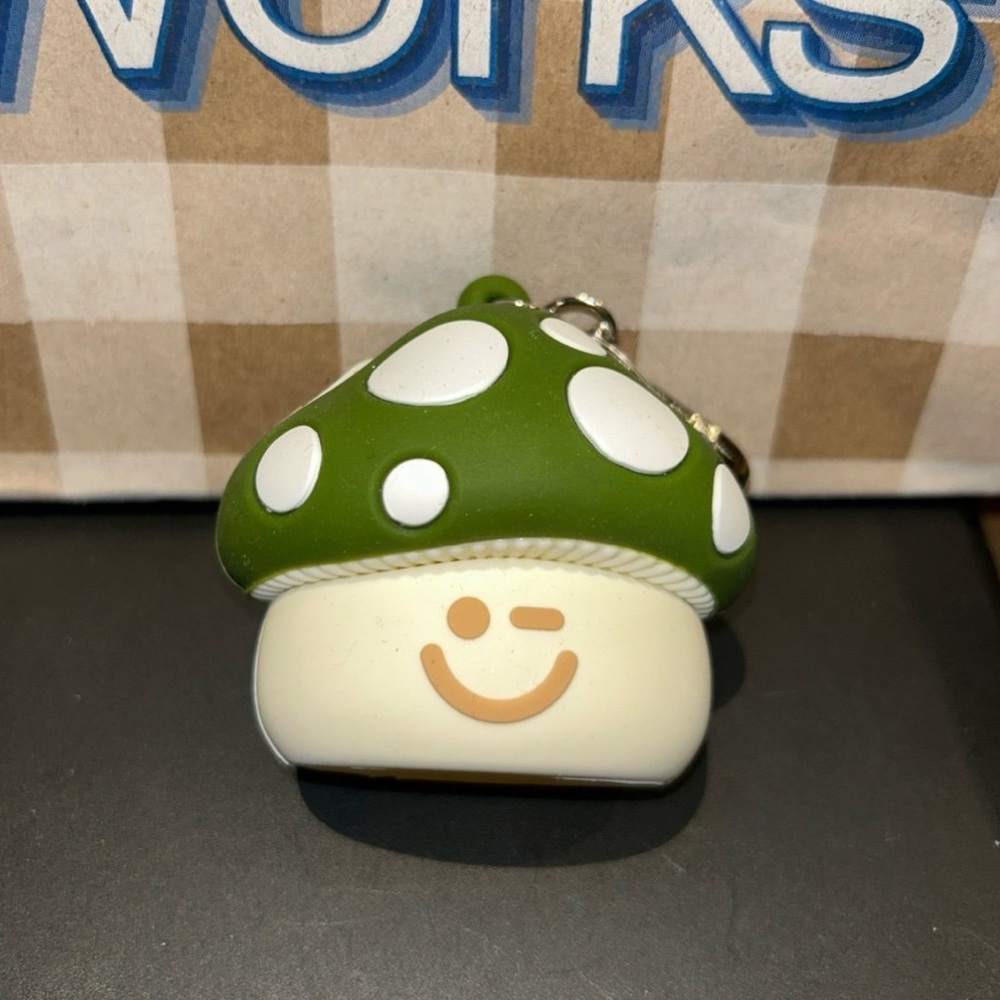 Bath & Body Works Green Mushroom Pocketbac Holder